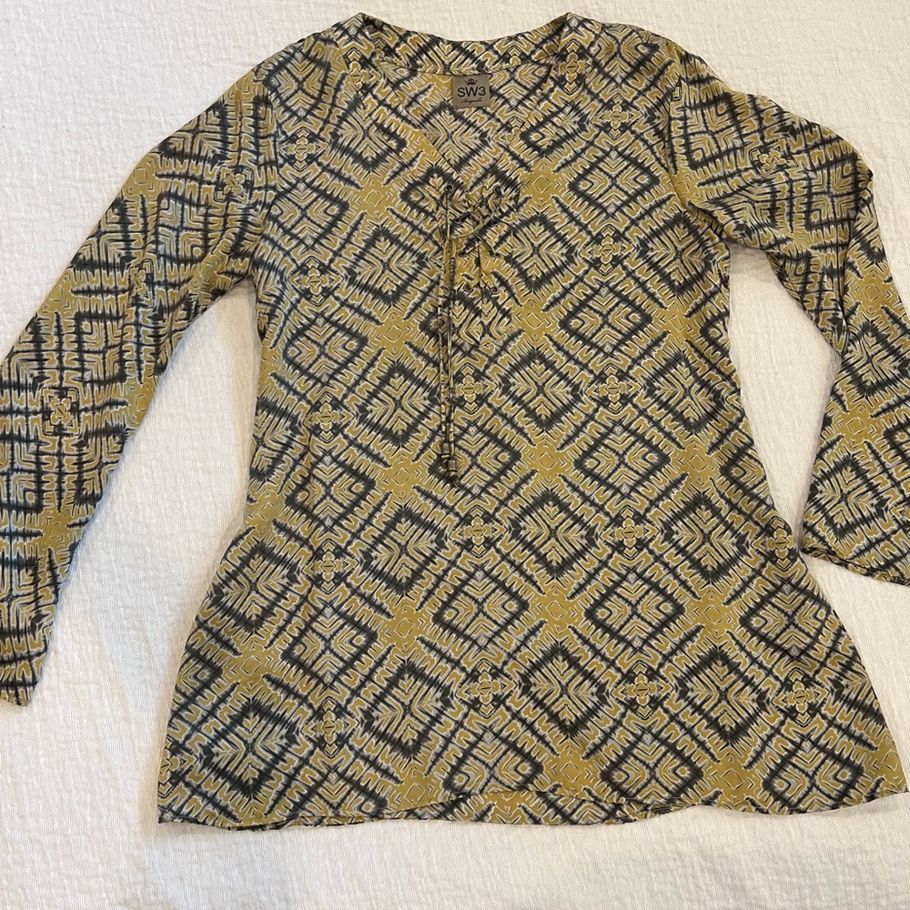 100% Silk tunic. Size S